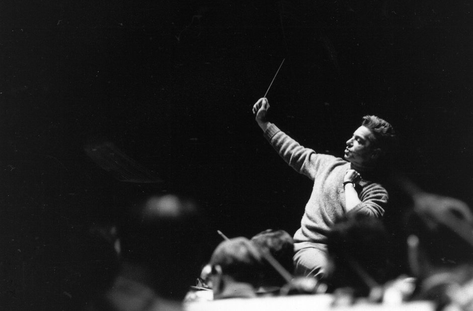 il direttore d'orchestra austriaco Herbert von Karajan